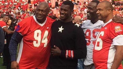 PHOTOS: 49ers Legends play final game at Candlestick Park | abc7news.com