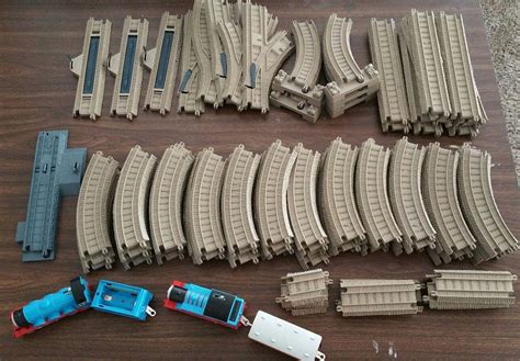 THOMAS THE TRAIN TRACKMASTER TRAIN SET HUGE 102 Piece TRACK TRAIN ...