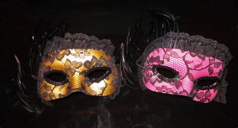 Life After the Aisle: DIY Halloween Mask: Mini-Tutorial