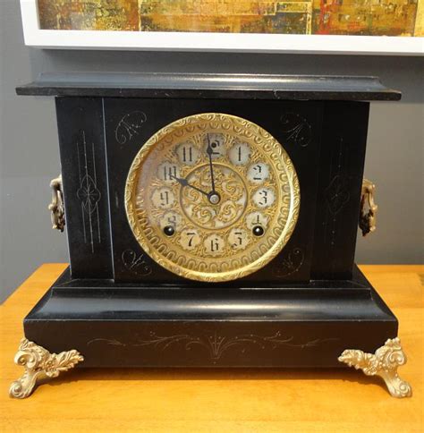 MICHAEL THOMAS : "Sessions Clock Co." Mantel Clock