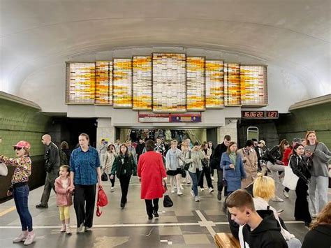 Minsk Metro - Wandering North