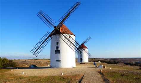 Los molinos de Don Quijote: Mota del Cuervo con niños - Escapalandia