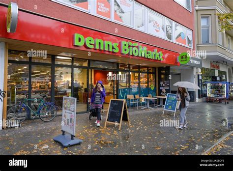 Denns Biomarkt, Mehringdamm, Kreuzberg, Friedrichshain-Kreuzberg, Berlin, Deutschland Stock ...