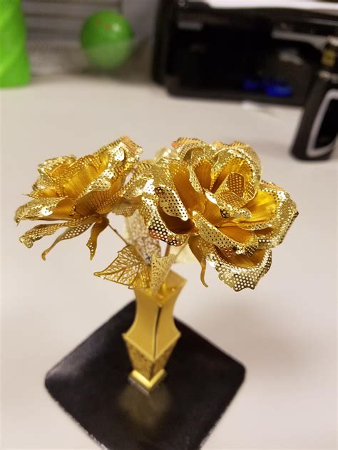 Golden Rose Bouquet : r/metalearth