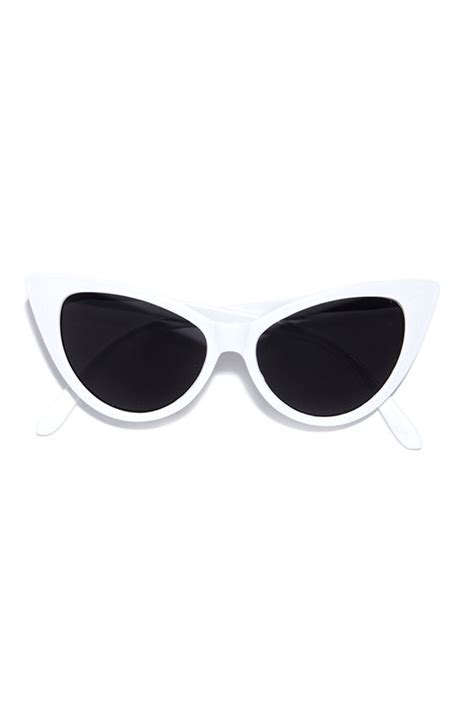 Chic White Sunglasses - Cat-Eye Sunglasses - $11.00