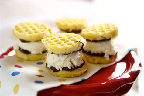 Eggo Ice Cream Sandwiches with Nutella