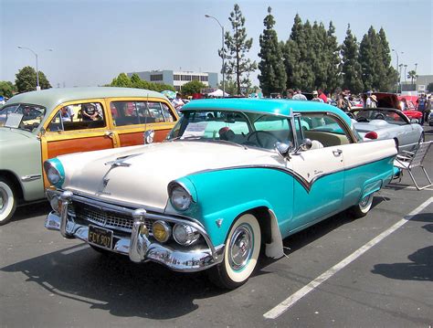 File:1955 Ford Fairlane Victoria.jpg