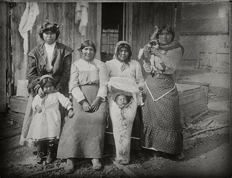 NORTHERN PAIUTE WOMEN AND CHILDREN , 1905