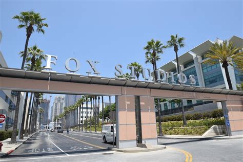 Murdochs plan $1.5-billion upgrade to Fox Studio Lot - Los Angeles Times