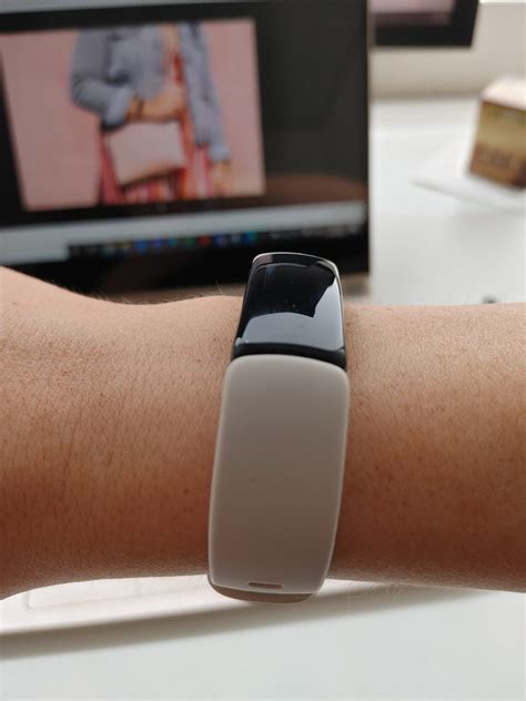 Review: The Fitbit Inspire 2 Is An Entry-Level Fitness Tracker That ...