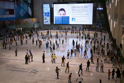 Skating at Dubai Mall | neekoh.fi | Flickr