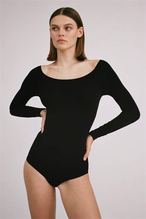 SEAMLESS SHAPEWEAR BODYSUIT | Shapewear bodysuit, Women, Womens bodysuit