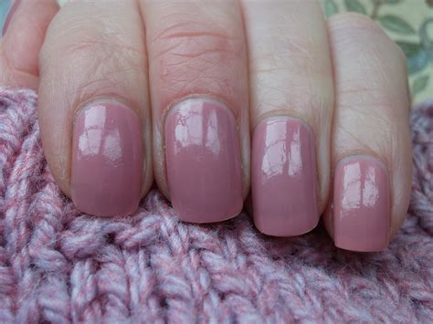 Knitty Nails: OPI Pink Nail Envy