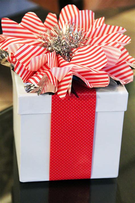 30 Festive Ways To Wrap Your Christmas Gifts