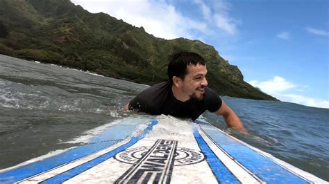 Surfing Kahana Bay - YouTube