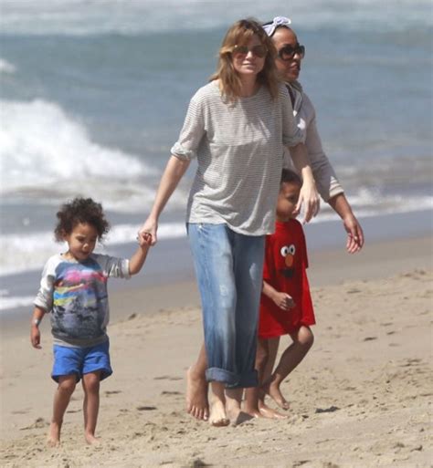 Exclusive... Ellen Pompeo And Family Enjoy A Day On The Beach | Celeb Baby Laundry