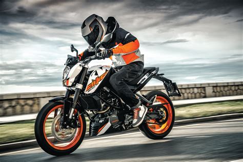 KTM DUKE 200 2018 | Precio $ 3,734 | Motos KTM | Somos Moto | Perú