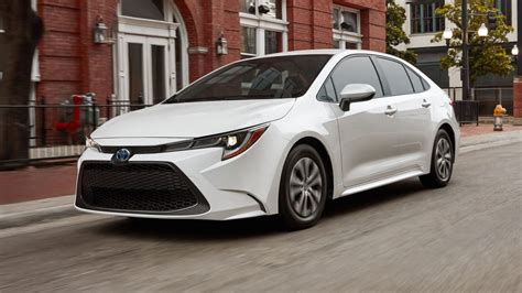 2022 Toyota Corolla Hybrid First Drive Review: 52 mpg for $25,000