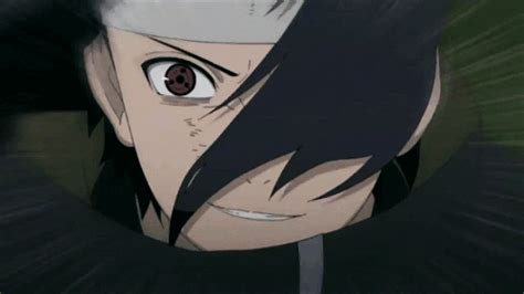 an anime character with black hair and red eyes