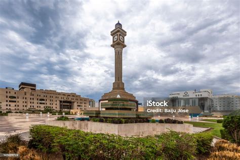 The Ruwi Clock Tower Sultanate Of Oman Stock Photo - Download Image Now ...