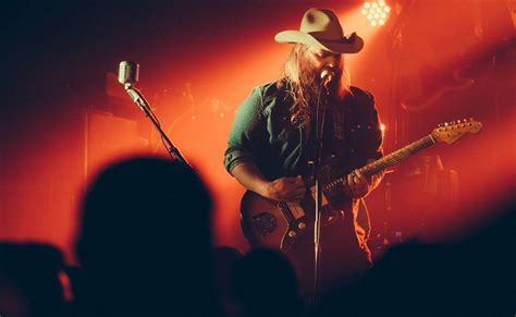 CHRIS STAPLETON TALKS MAKING OF "FIRE AWAY" MUSIC VIDEO [WATCH]