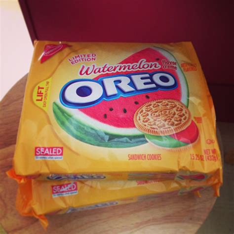 ljcfyi: Watermelon Oreos