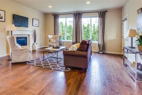 6 Pros & Cons of Hickory Flooring You Need To Consider