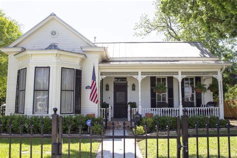 Historic home tour offers New Braunfels a glimpse of the past ...