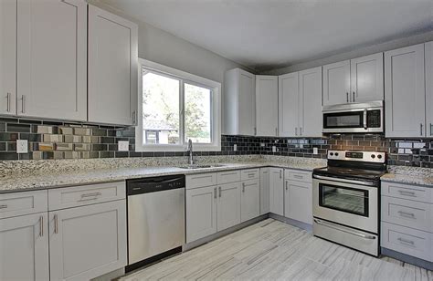 Grey Shaker Kitchen Cabinets / Bespoke French Grey Shaker Kitchen In ...