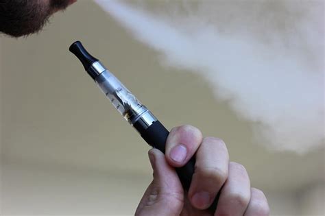 Fruit-Flavoured E-Cigarettes: Banned in the USA - Market Tactic