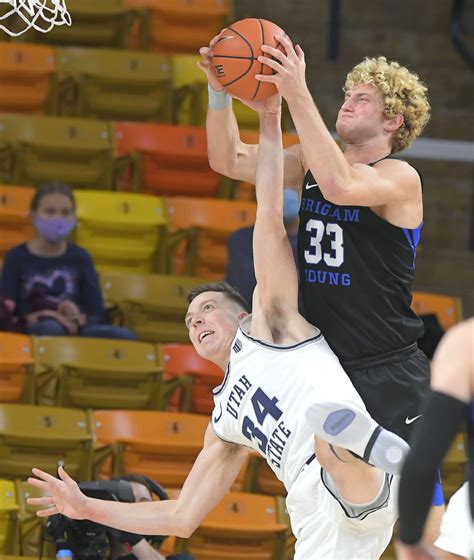 BYU Men's Basketball wins close one in Logan - The Daily Universe