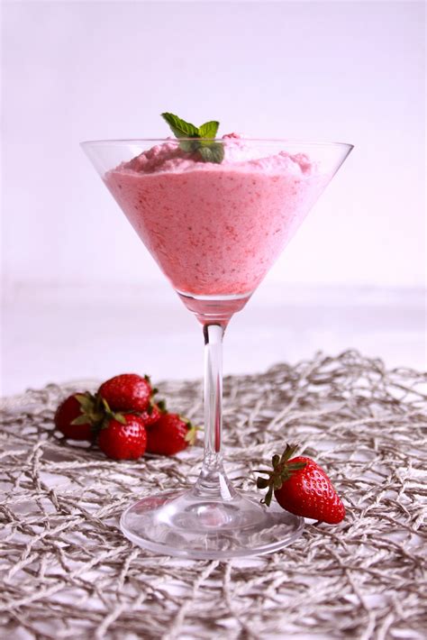 LekkerBek: Strawberry Snow Recipe