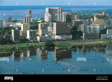Côte D'IVOIRE, Abidjan. Le quartier du Plateau Photo Stock - Alamy