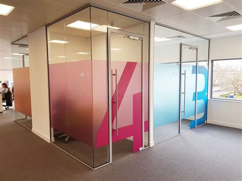 Single Glazed Frameless Glass Office Partitioning