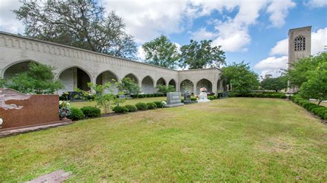 Jacksonville Memory Gardens Cemetery - Beautiful Insanity