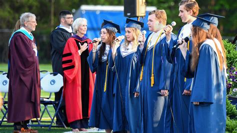 St. Thomas Aquinas High School Class of 2022 celebrates graduation