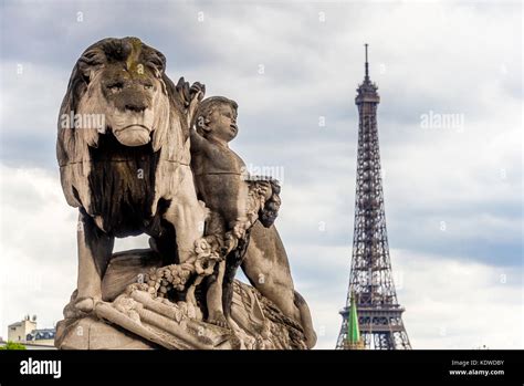 Statues on Pont Alexandre III in Paris Stock Photo - Alamy