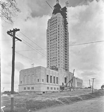 Louisiana State Capitol in Baton Rouge, location, photographs, design ...