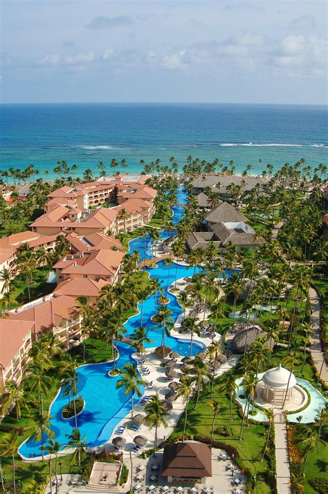 Hotel Majestic Colonial Punta Cana Cheap Vacations Packages | Red Tag Vacations