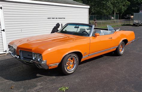 70 Oldsmobile Cutlass Convertible - img-sauce