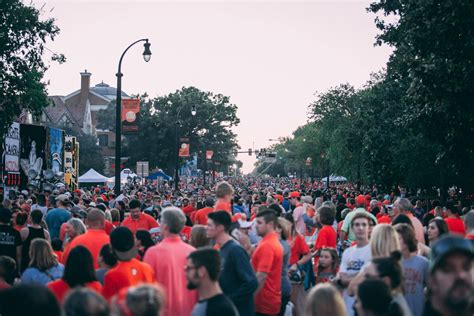 City of Stillwater celebrates OSU homecoming | News | ocolly.com