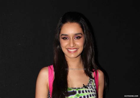 Gallery Funda: Shraddha Kapoor Luv Ka The End Wallpapers, Stills