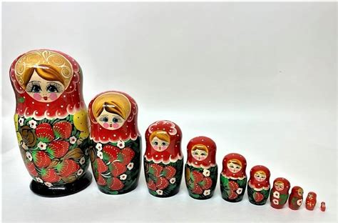 Hand Painted Russian Dolls Matryoshka Babushka Traditional 10 dolls | Woodeeworld