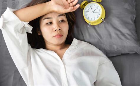 Middle Night Insomnia : Understanding Causes And Solutions - Super 7 ...