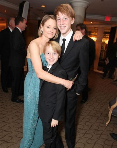 MrQuick.net: Jodie Foster with her sons Christopher, 12 and...