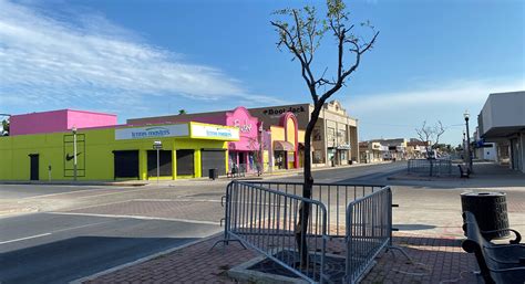 McAllen Replaces Oversized Trees in Downtown McAllen - Texas Border ...