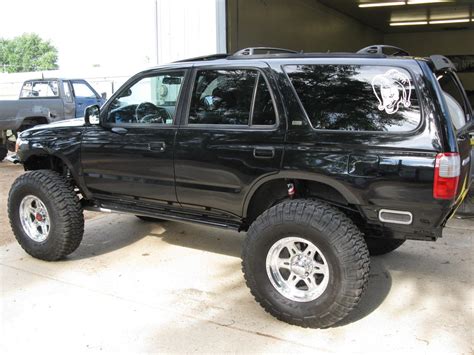 Toyota 4Runner 2000 - Look at the car