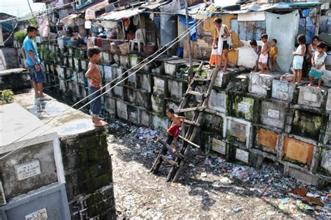 Manila North Cemetery : UrbanHell