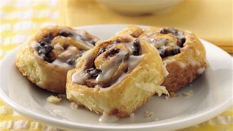 Mini Cinnamon Crescents Recipe - Pillsbury.com