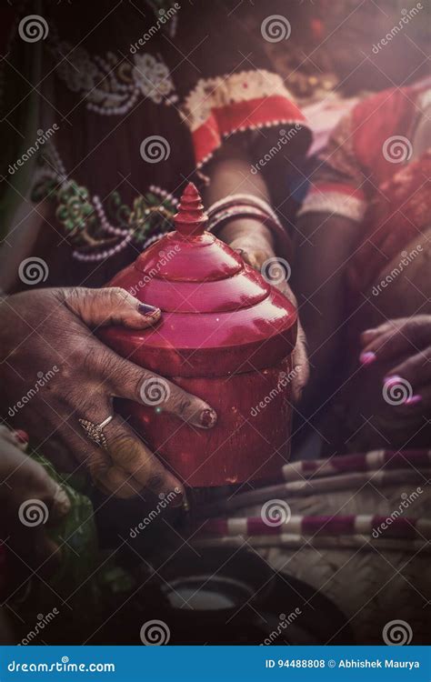 Sindoor Box | Indian Wedding Ceremony Stock Photo - Image of kalasha, coconut: 94488808